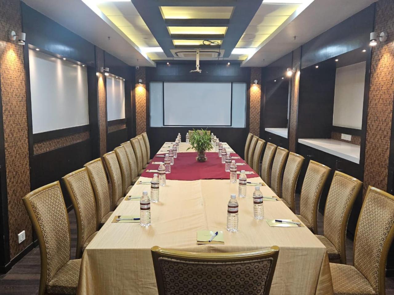 Hotel Park Elanza Chennai Zewnętrze zdjęcie